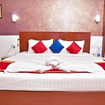 Hotel Amit International Bhilai Exteriör bild