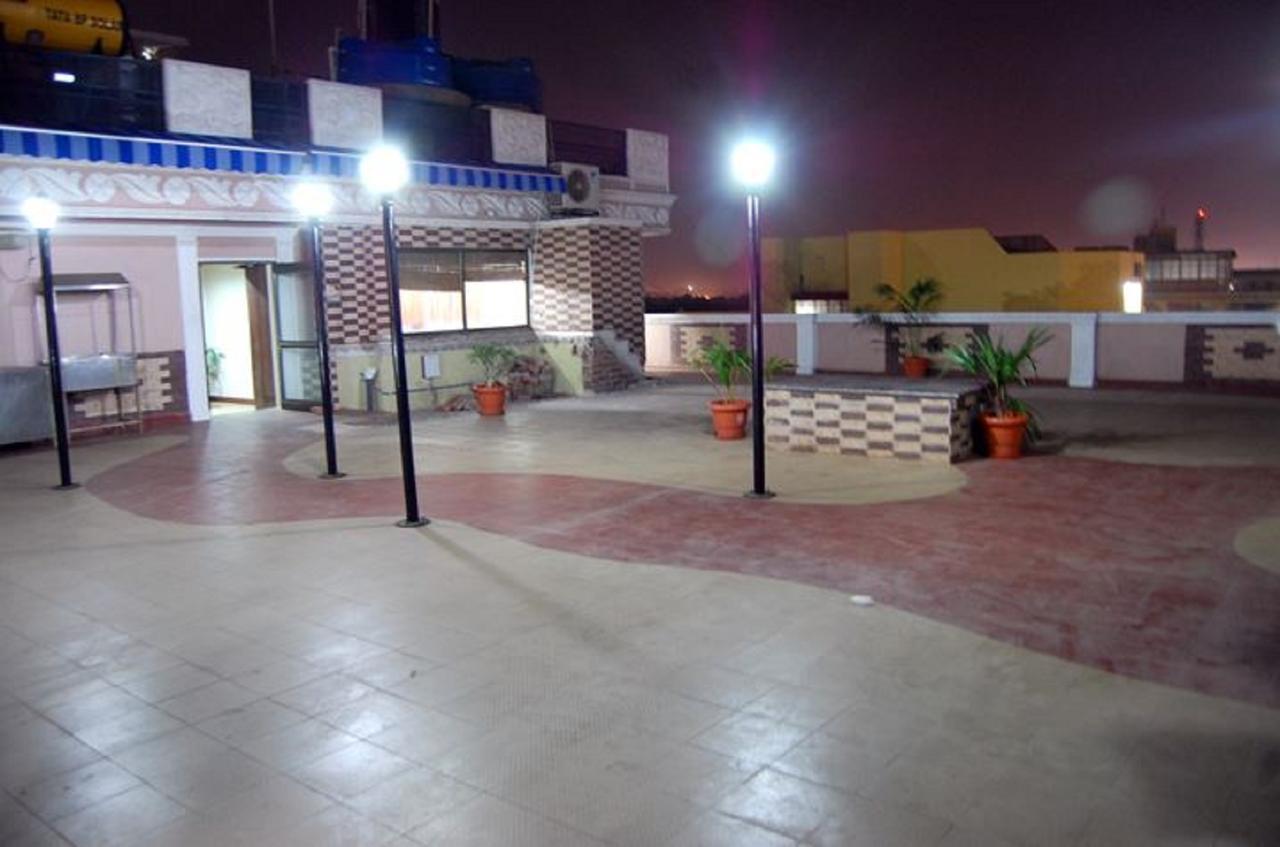 Hotel Amit International Bhilai Exteriör bild