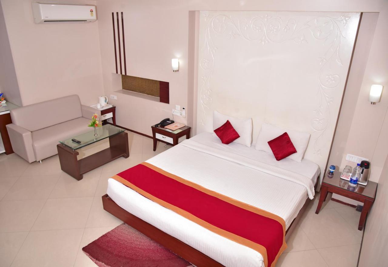 Hotel Amit International Bhilai Exteriör bild