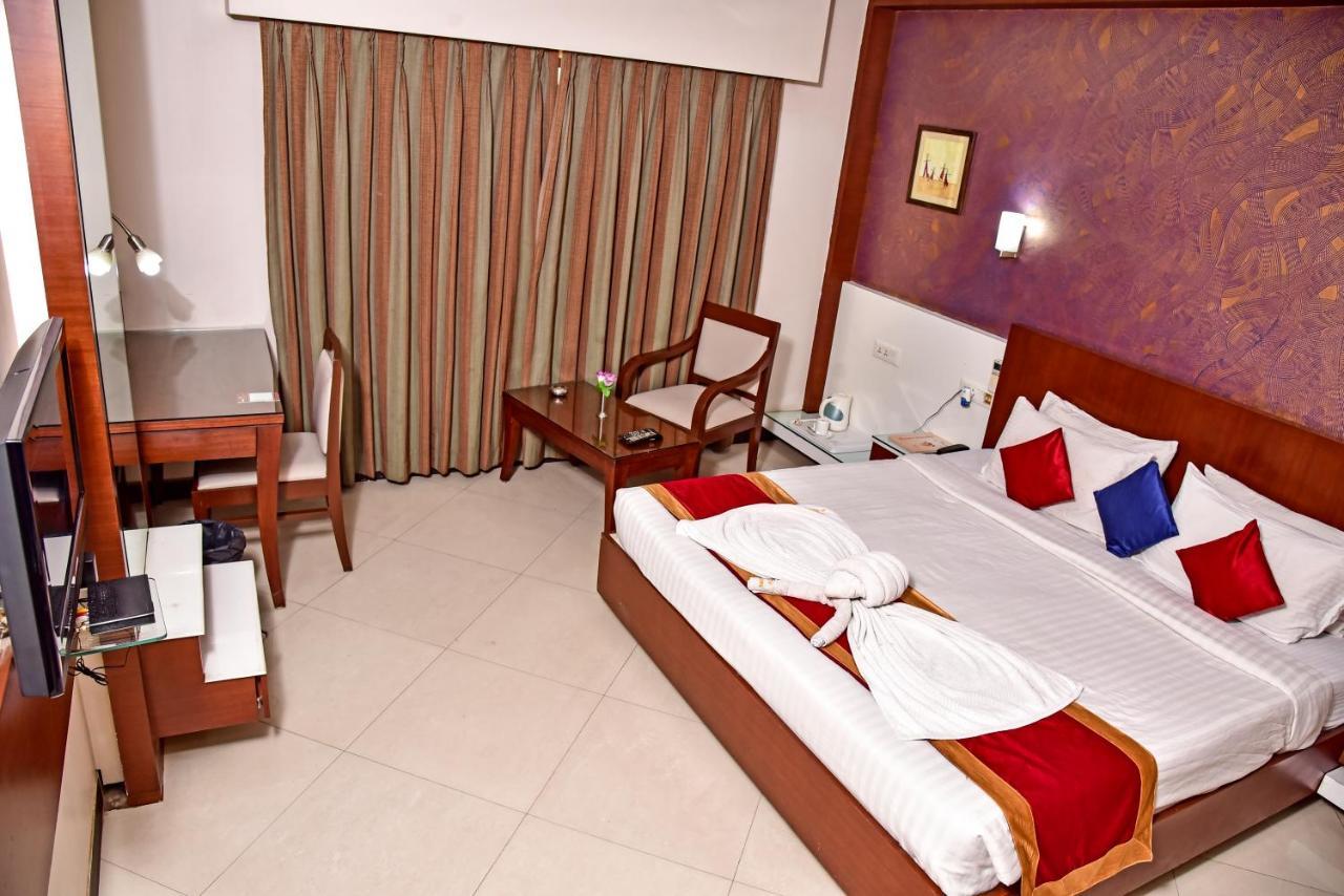 Hotel Amit International Bhilai Exteriör bild