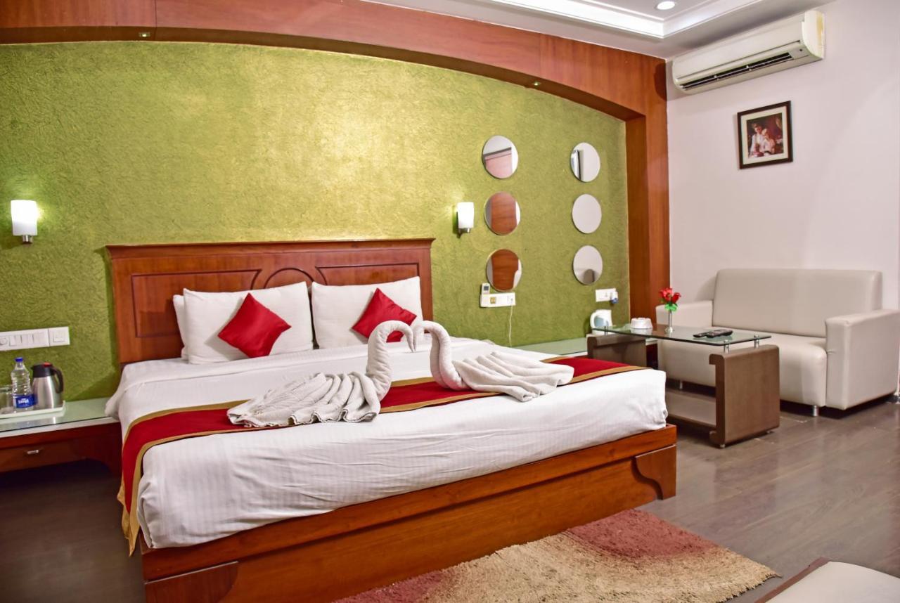 Hotel Amit International Bhilai Exteriör bild