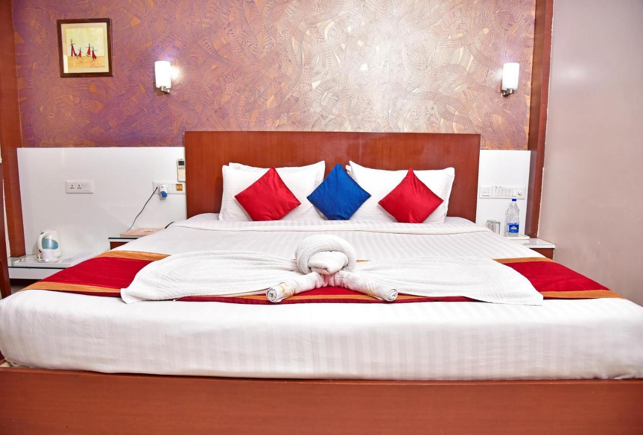 Hotel Amit International Bhilai Exteriör bild