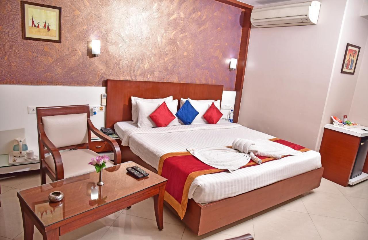 Hotel Amit International Bhilai Exteriör bild